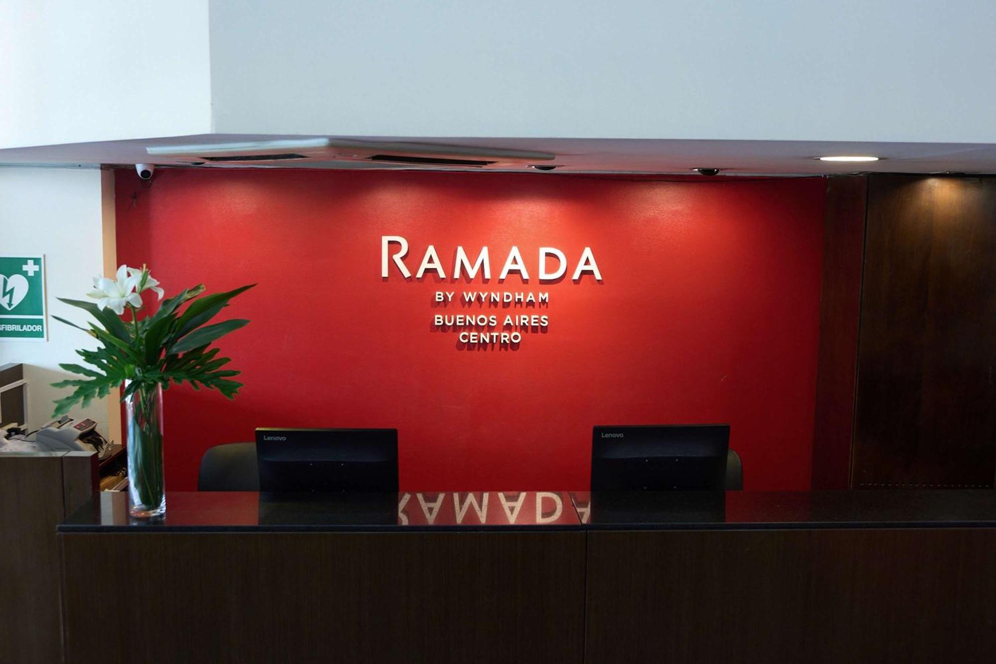 Bed and Breakfast Ramada By Wyndham Buenos Aires Centro Exterior foto